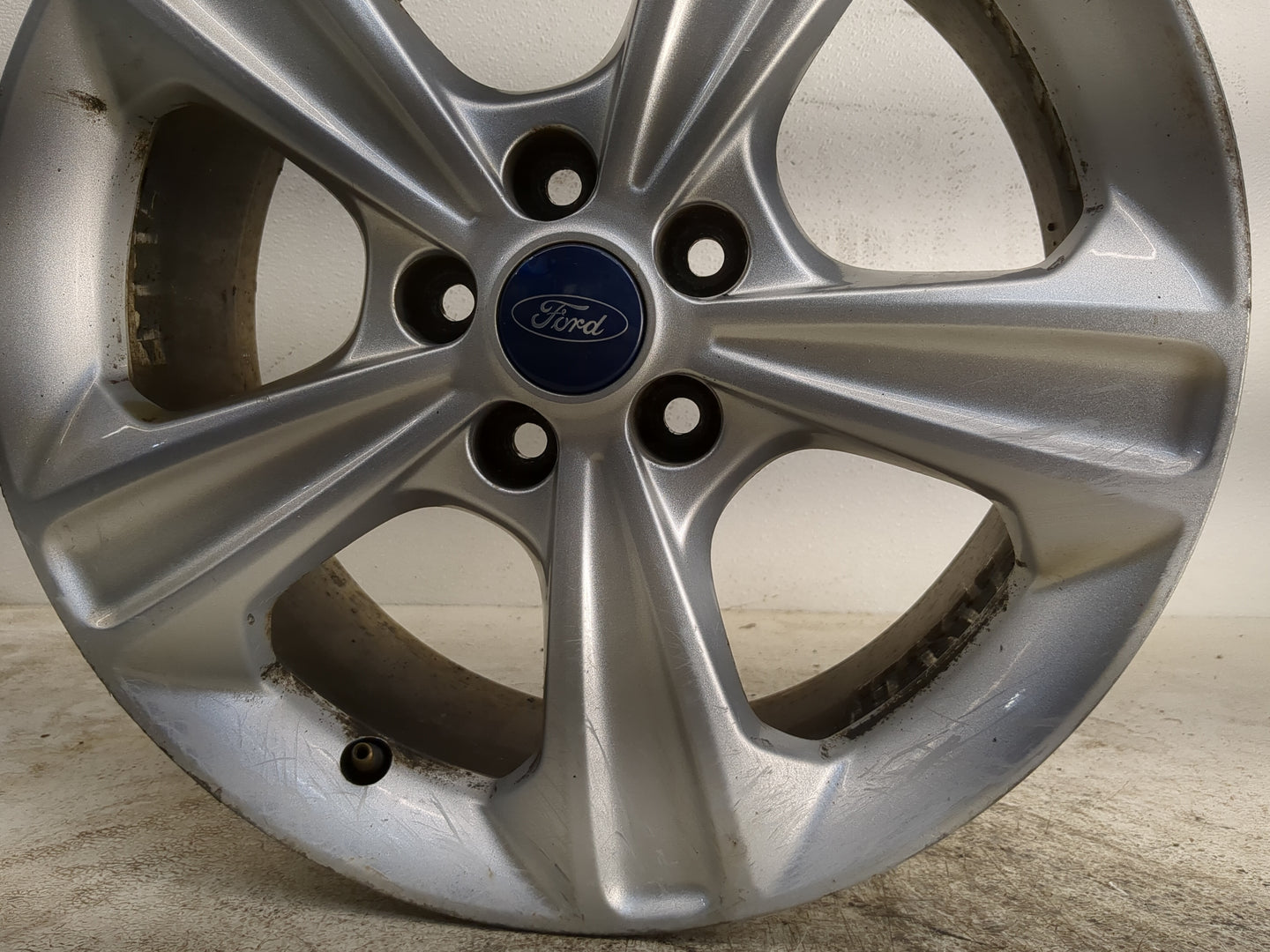 2013-2016 Ford Escape Oem Wheel Rim - Oemusedautoparts1.com