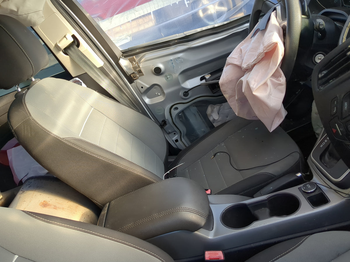 2013-2015 Ford Escape Driver Front Seat Oem 1191571 - Oemusedautoparts1.com