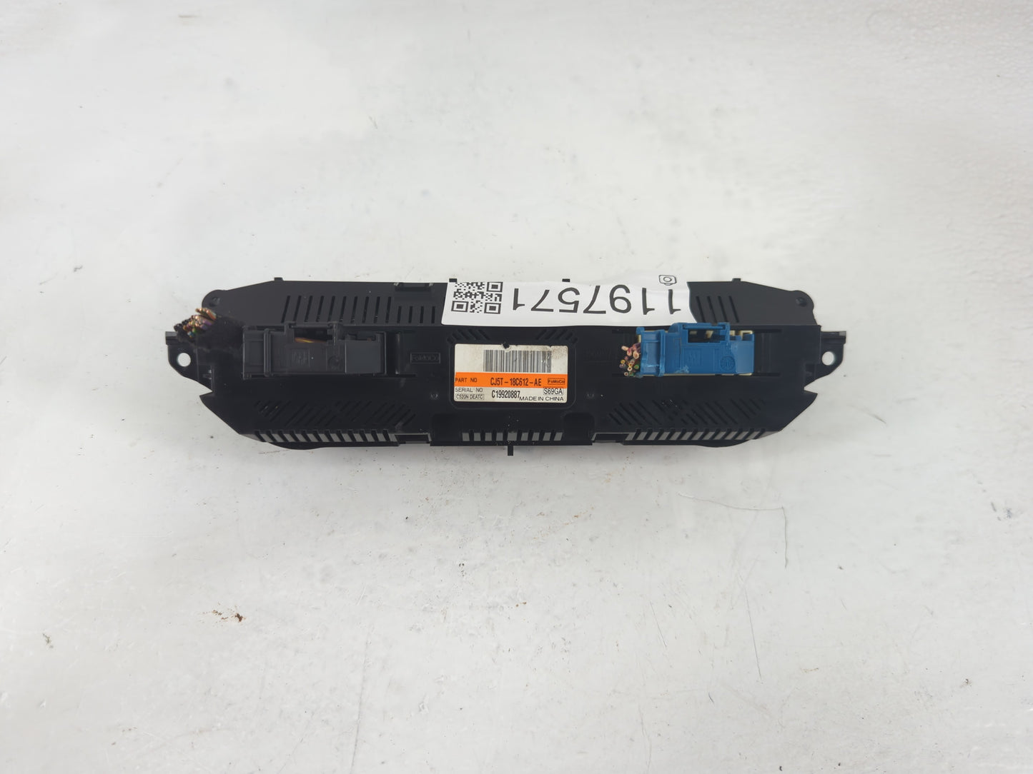 2013 Ford Escape Climate Control Module Temperature AC/Heater Replacement P/N:CJ5T-18C612-AE Fits OEM Used Auto Parts - Oemu