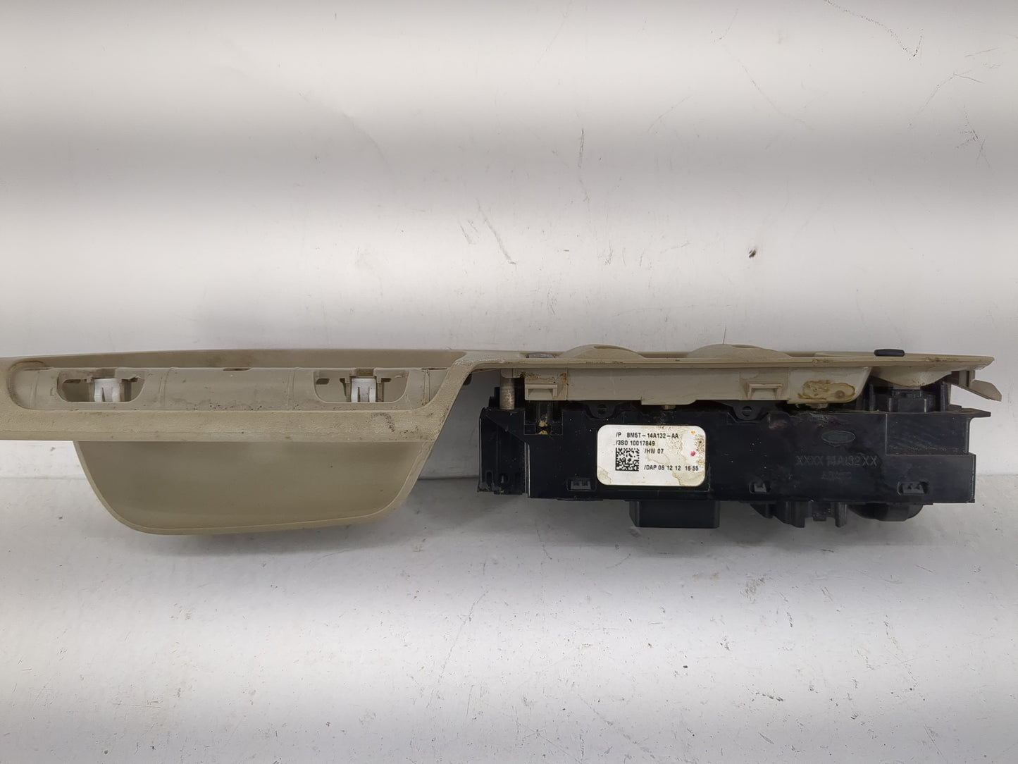 2013-2016 Ford Escape Master Power Window Switch Replacement Driver Side Left P/N:BM5T-14A132-AA Fits OEM Used Auto Parts - 
