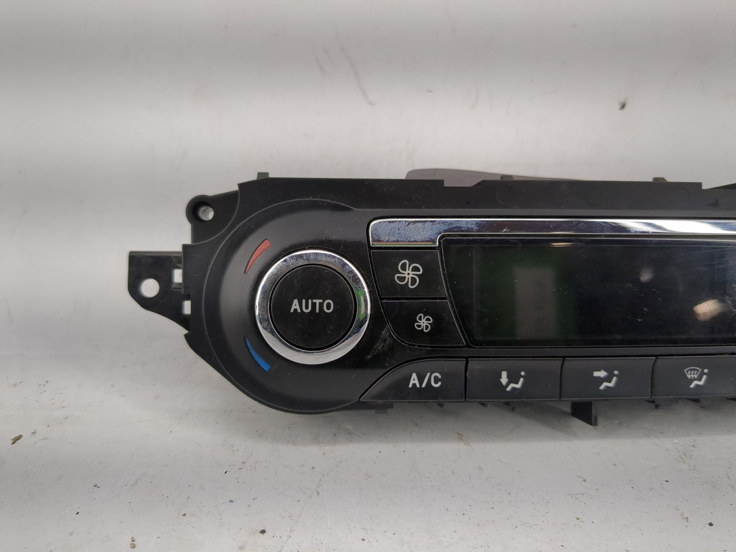 2013 Ford Escape Climate Control Module Temperature AC/Heater Replacement P/N:CJ5T-18C612-AE Fits OEM Used Auto Parts - Oemu