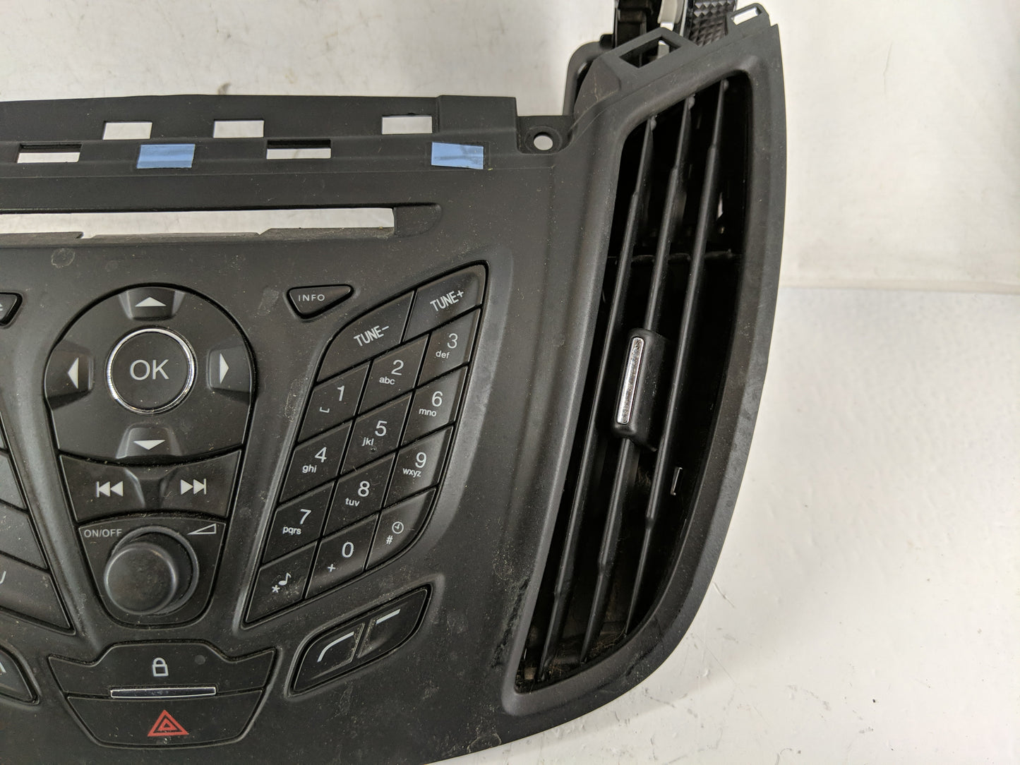 2013-2013 Ford Escape Radio Control Panel - Oemusedautoparts1.com
