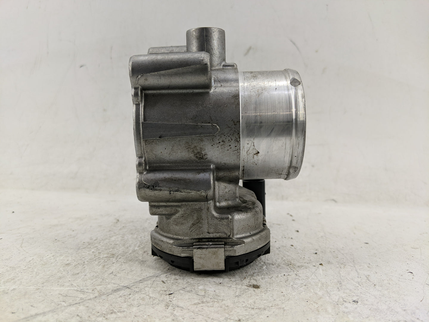 2013-2016 Ford Escape Throttle Body Fits Fits 2013 2014 2015 2016 2017 2018 2019 OEM Used Auto Parts - Oemusedautoparts1.com