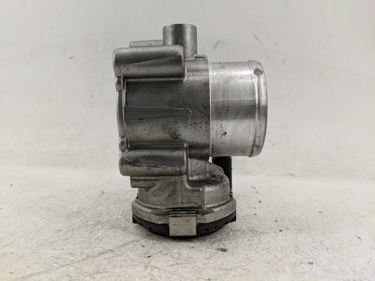 2013-2016 Ford Escape Throttle Body Fits Fits 2013 2014 2015 2016 2017 2018 2019 OEM Used Auto Parts - Oemusedautoparts1.com