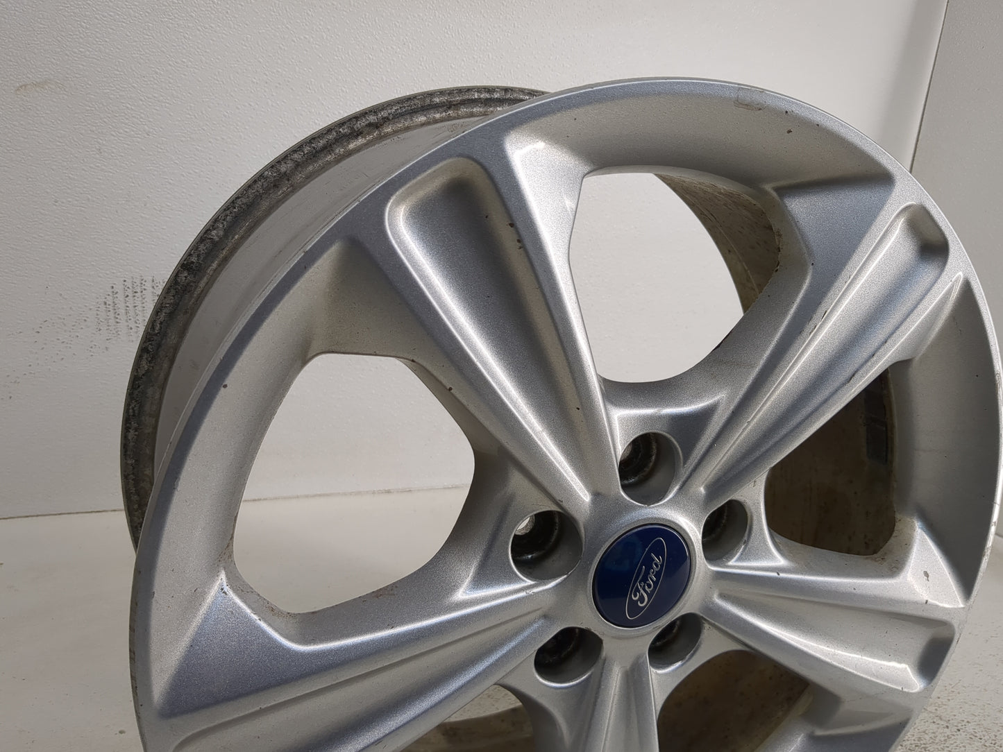 2013-2019 Ford Escape Oem Wheel Rim - Oemusedautoparts1.com