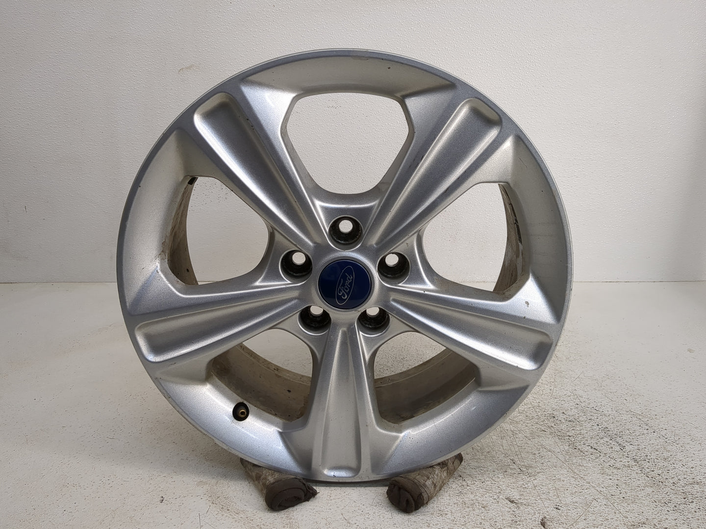 2013-2019 Ford Escape Oem Wheel Rim 1233516 - Oemusedautoparts1.com