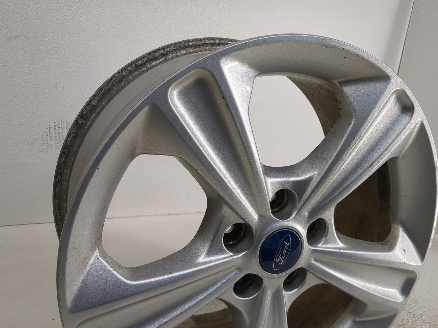 2013-2019 Ford Escape Oem Wheel Rim 1233516 - Oemusedautoparts1.com