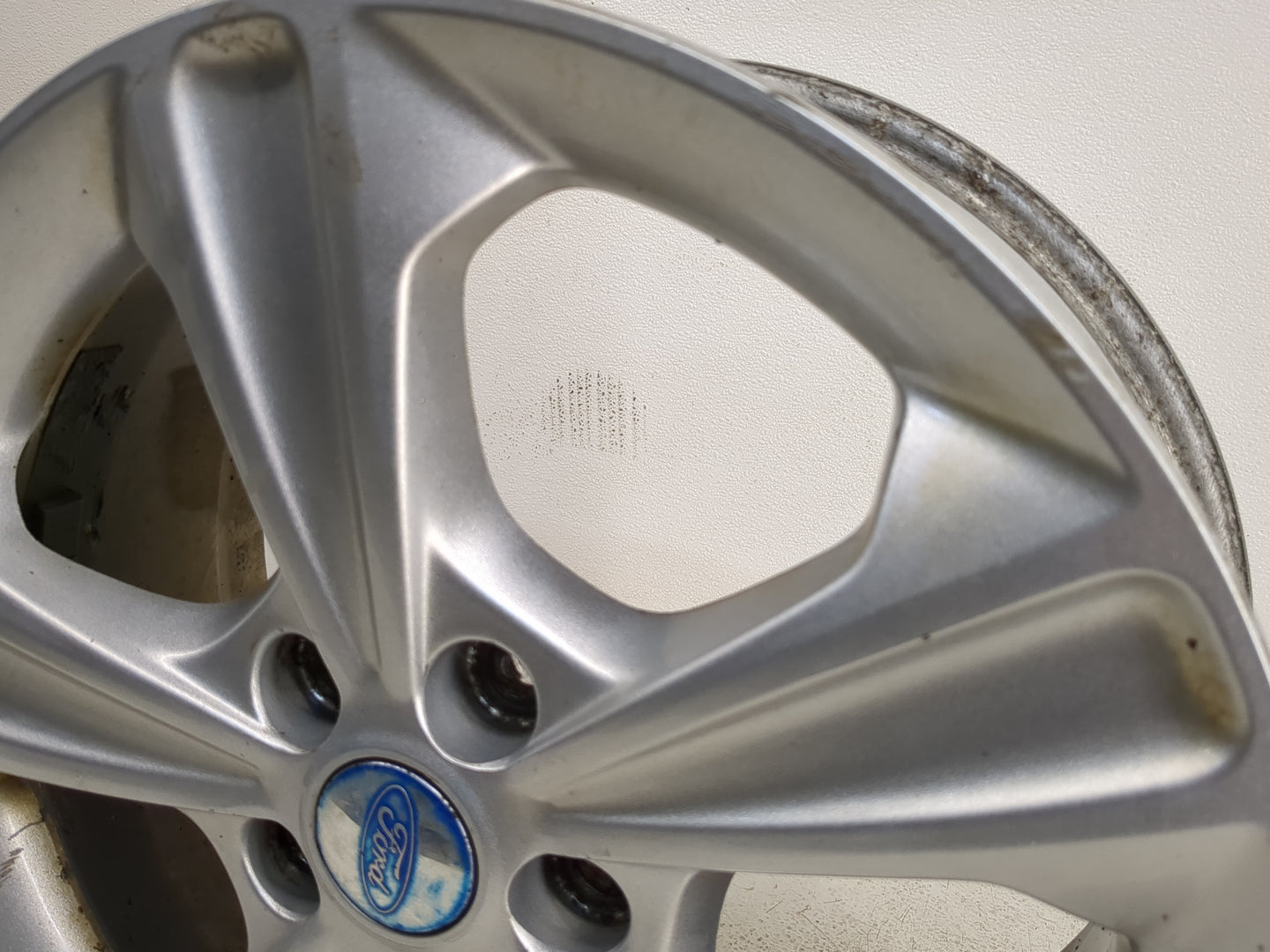 2013-2019 Ford Escape Oem Wheel Rim - Oemusedautoparts1.com