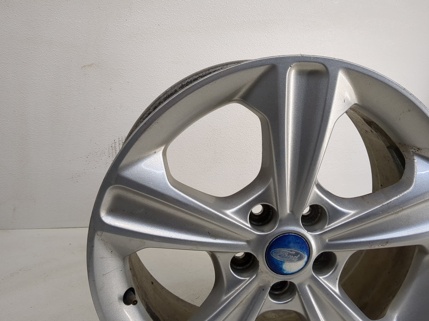 2013-2019 Ford Escape Oem Wheel Rim - Oemusedautoparts1.com