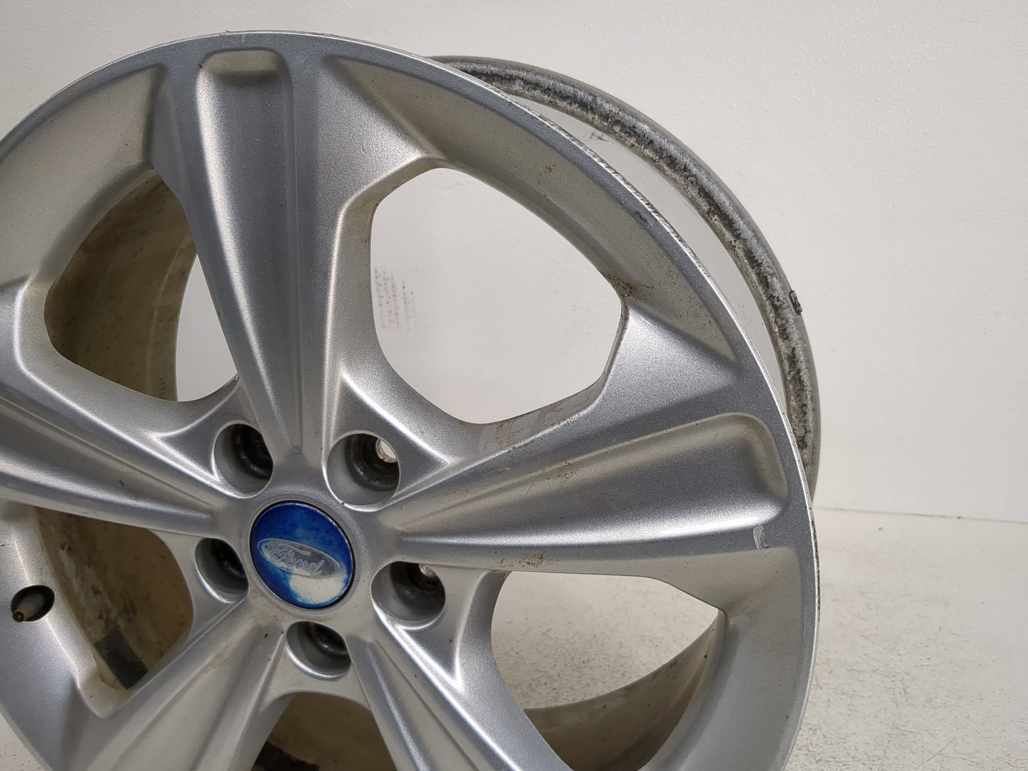 2013-2019 Ford Escape Oem Wheel Rim - Oemusedautoparts1.com