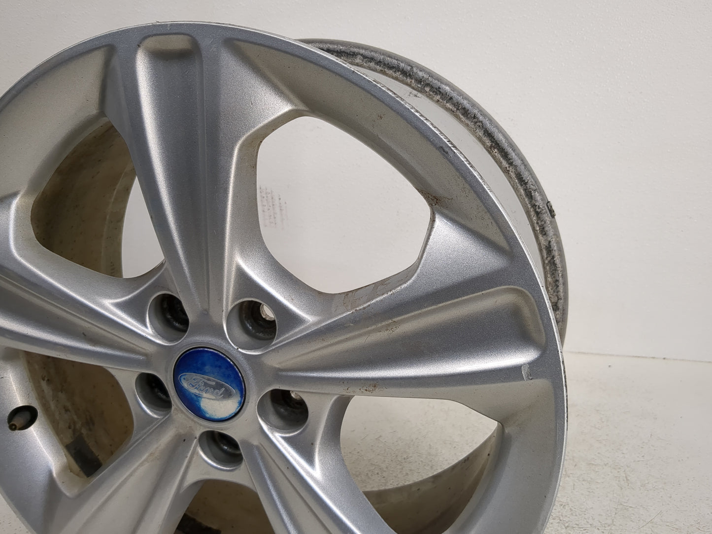 2013-2019 Ford Escape Oem Wheel Rim 1233518 - Oemusedautoparts1.com