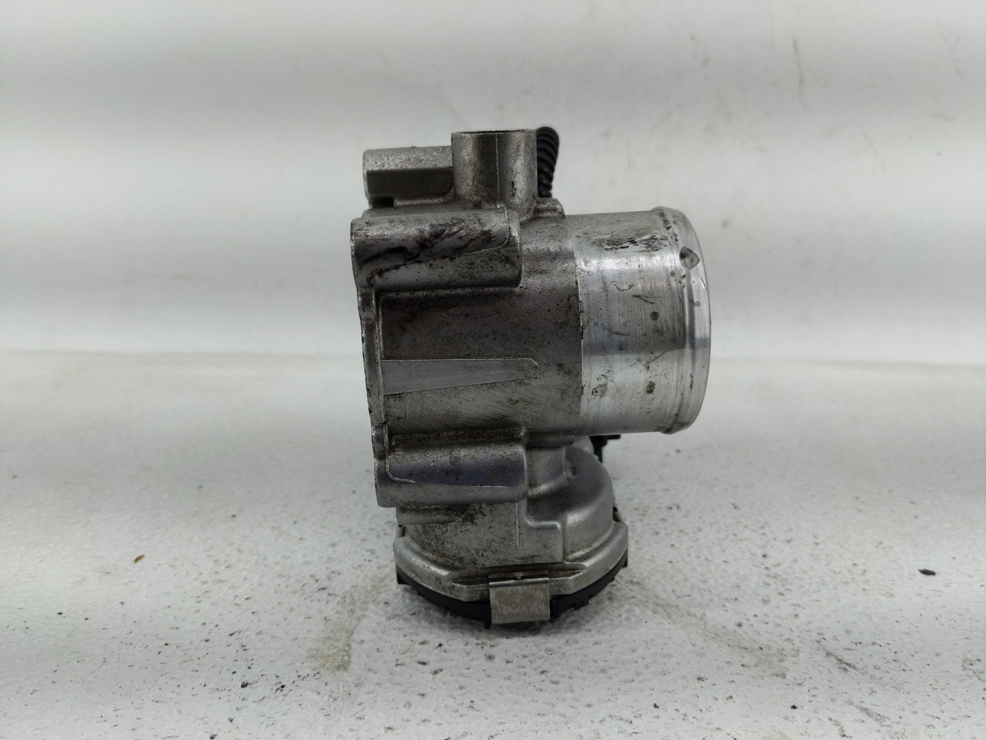 2013-2016 Ford Escape Throttle Body P/N:7S7G-9F991-CA Fits Fits 2013 2014 2015 2016 2017 2018 2019 OEM Used Auto Parts - Oem