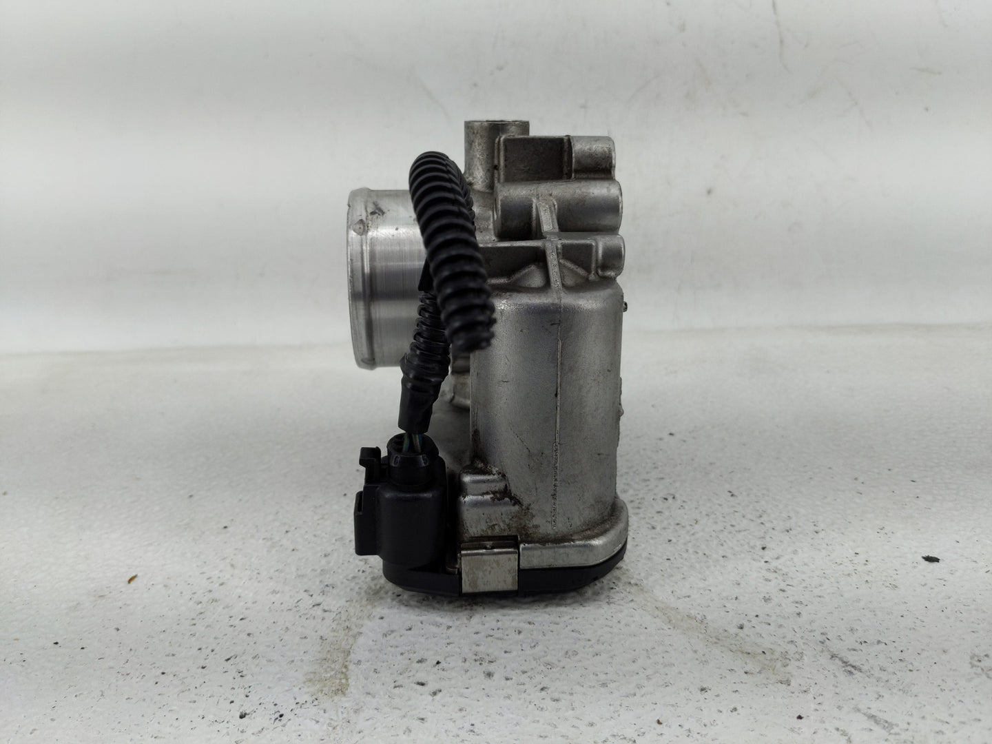 2013-2016 Ford Escape Throttle Body P/N:7S7G-9F991-CA Fits Fits 2013 2014 2015 2016 2017 2018 2019 OEM Used Auto Parts - Oem