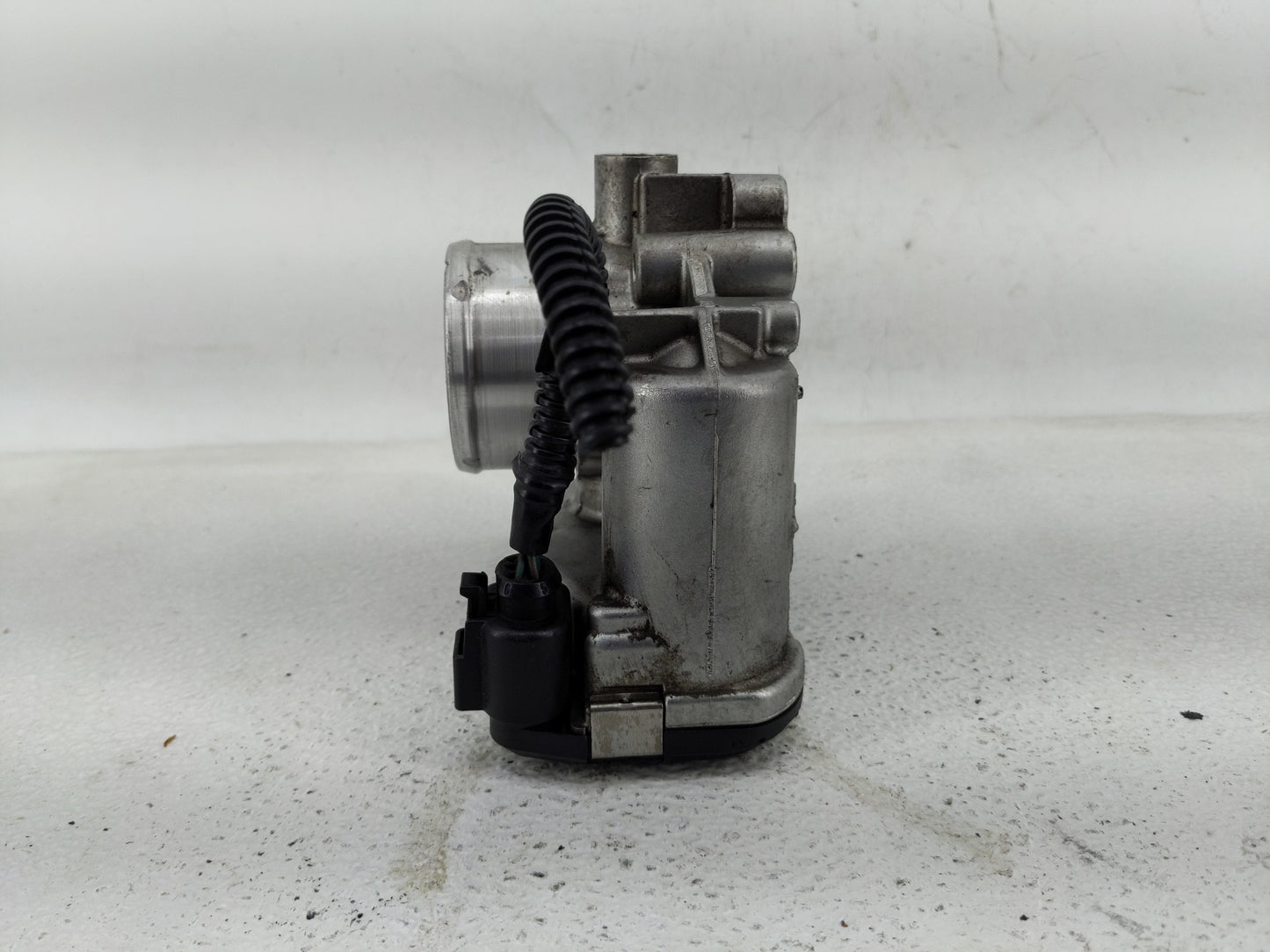 2013-2016 Ford Escape Throttle Body P/N:7S7G-9F991-CA Fits Fits 2013 2014 2015 2016 2017 2018 2019 OEM Used Auto Parts - Oem