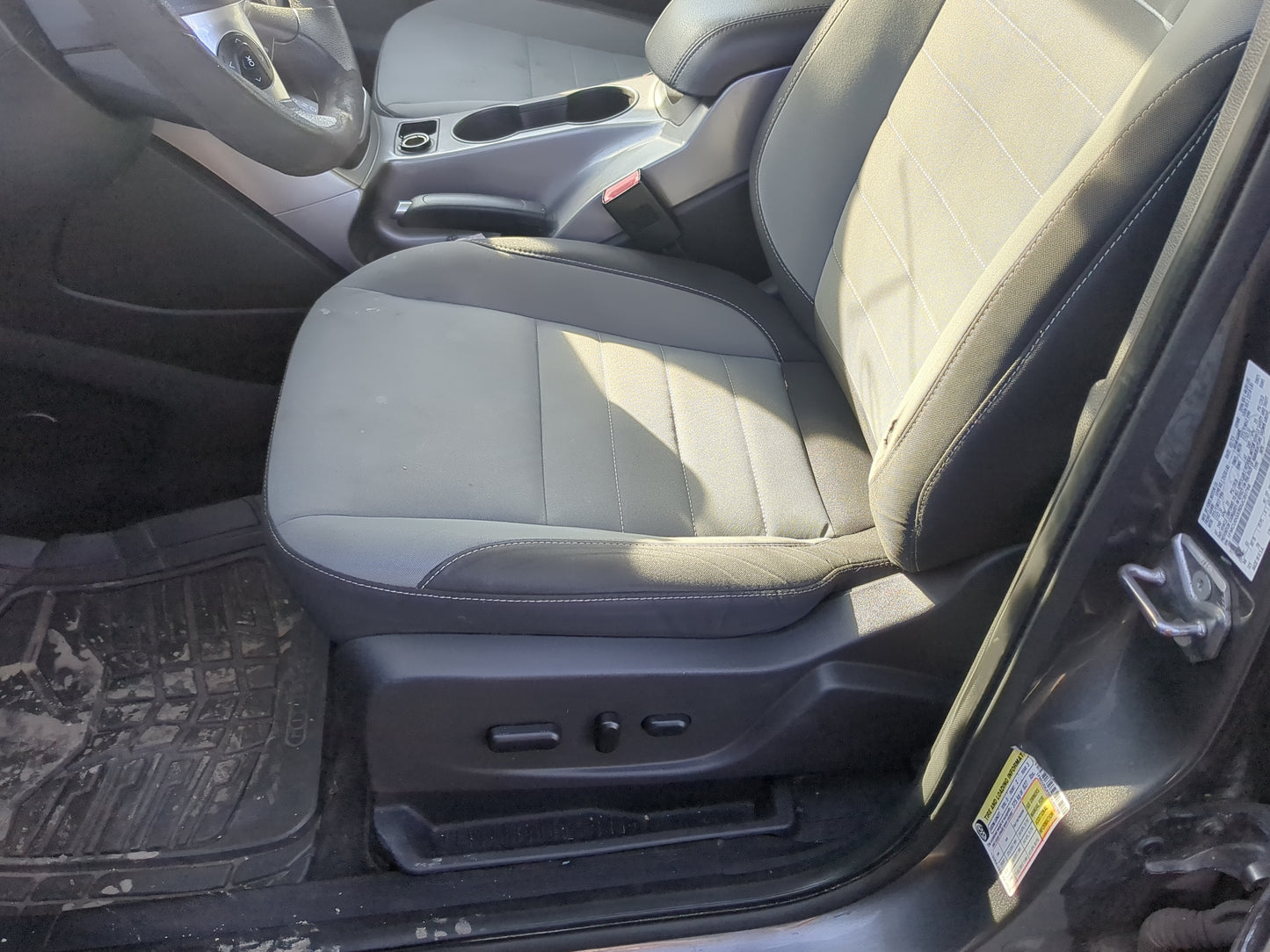 2013-2015 Ford Escape Driver Front Seat Oem - Oemusedautoparts1.com