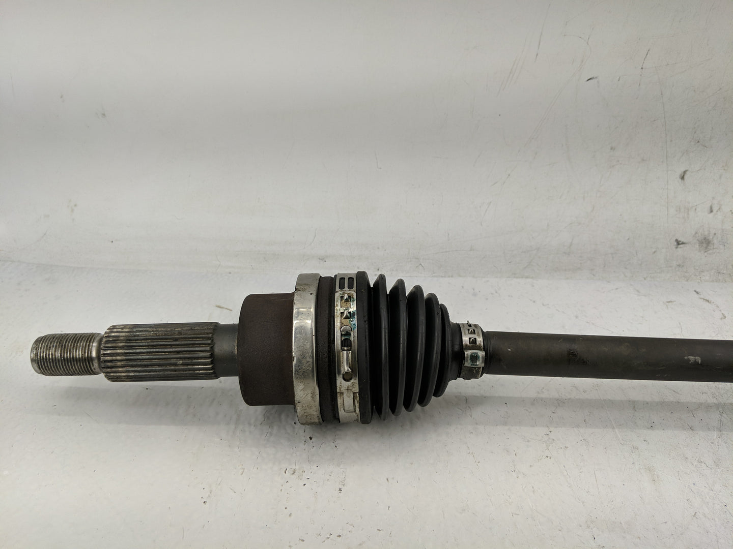 2013-2016 Ford Escape Axle Shaft Front Driver Cv C/v - Oemusedautoparts1.com