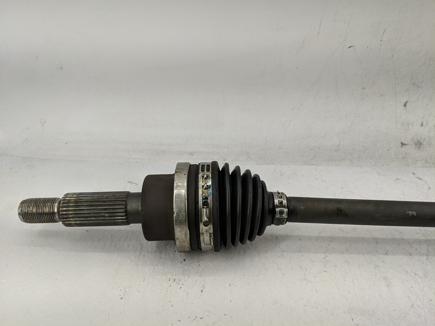 2013-2016 Ford Escape Axle Shaft Front Driver Cv C/v - Oemusedautoparts1.com