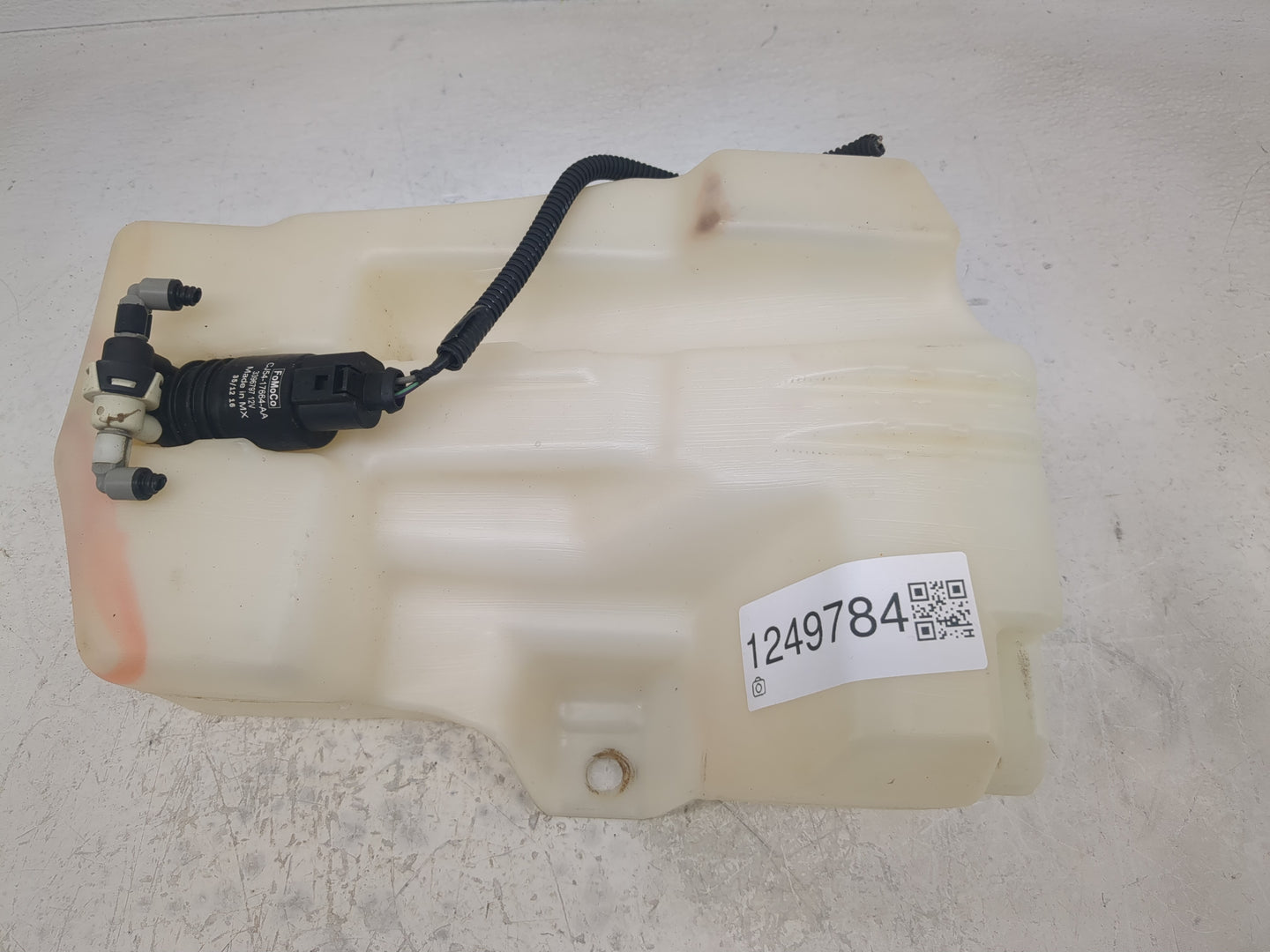 2013-2014 Ford Escape Windshield Washer Fluid Reservoir Bottle Oem - Oemusedautoparts1.com