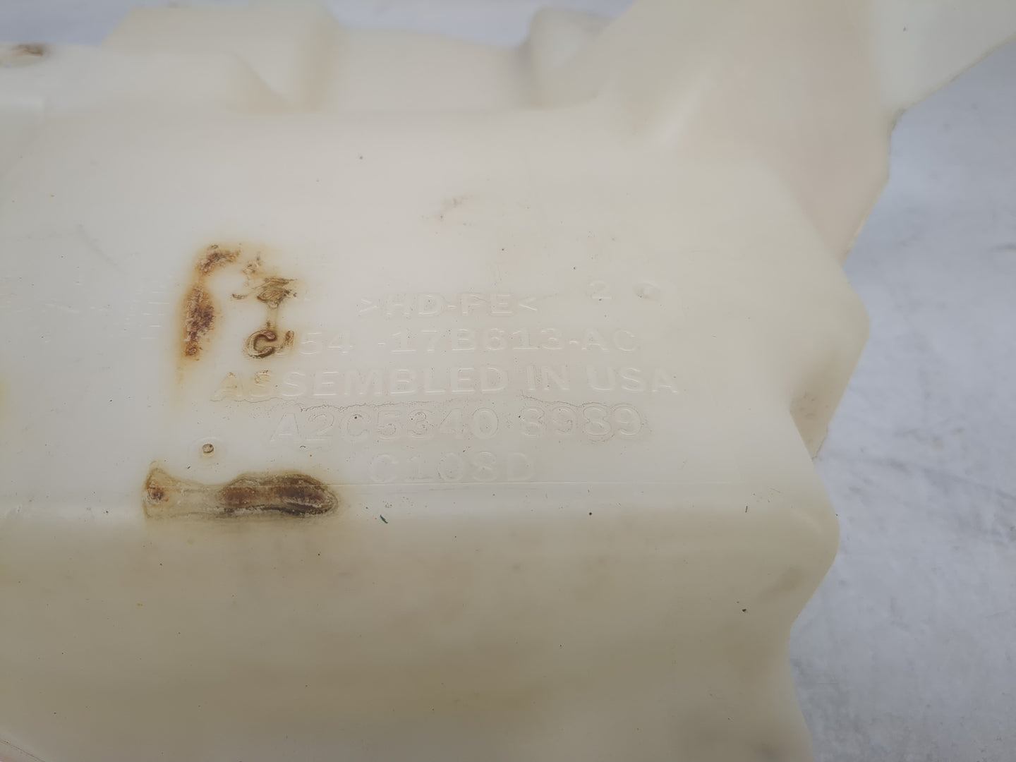 2013-2014 Ford Escape Windshield Washer Fluid Reservoir Bottle Oem - Oemusedautoparts1.com