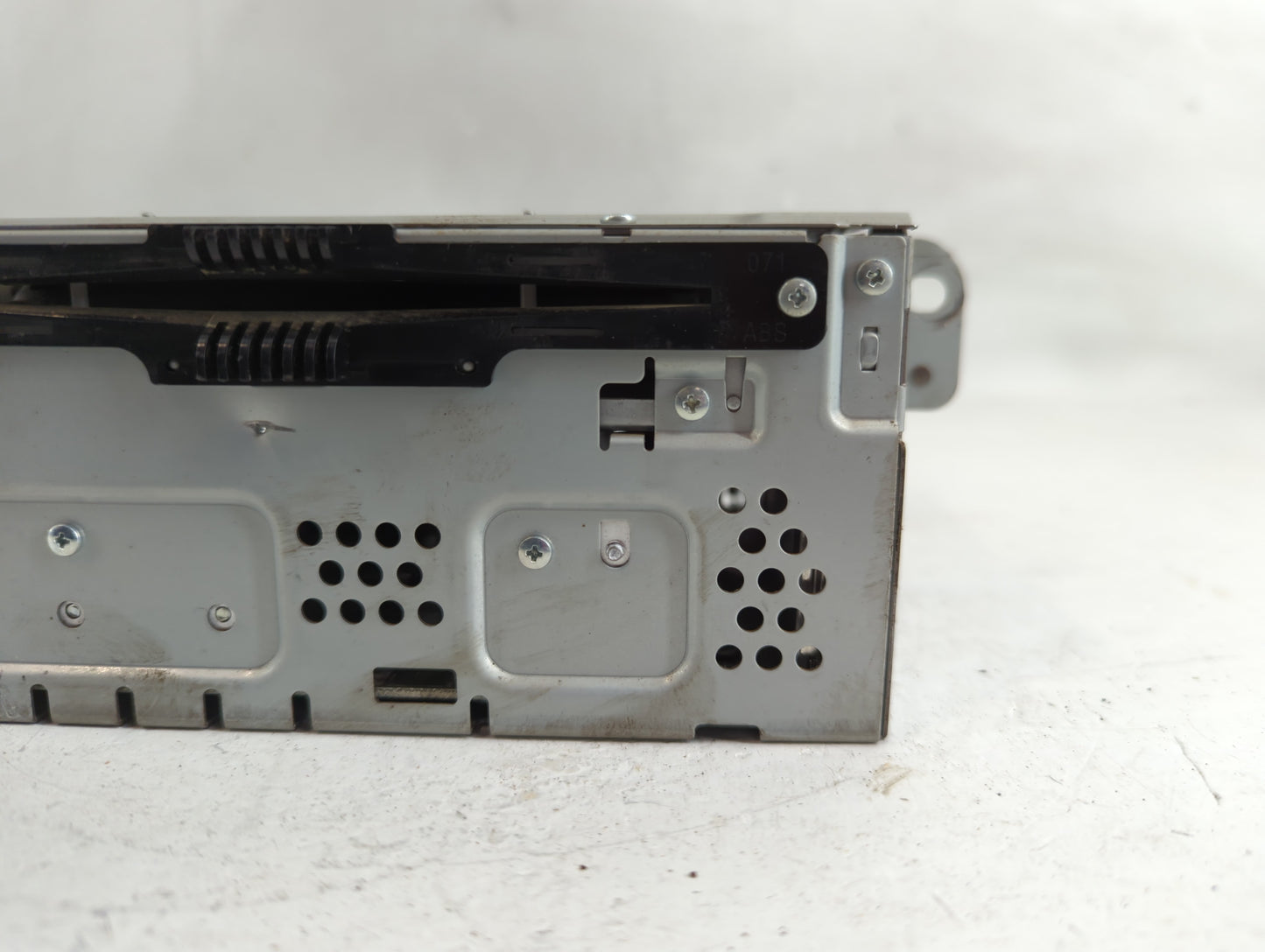 2013 Ford Escape Radio AM FM Cd Player Receiver Replacement P/N:CJ5T-19C107-CE Fits OEM Used Auto Parts - Oemusedautoparts1.