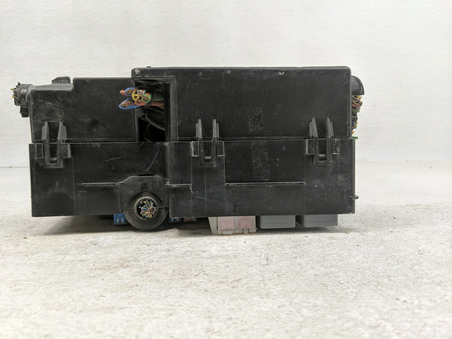 2013-2016 Ford Escape Fusebox Fuse Box Panel Relay Module P/N:AV6T-14A142-AB Fits Fits 2013 2014 2015 2016 OEM Used Auto Par