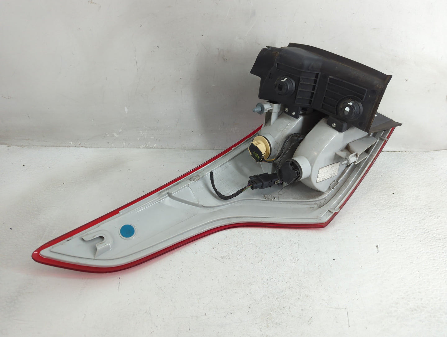 2013-2016 Ford Escape Tail Light Assembly Passenger Right OEM P/N:VPCJ5X-13440-A CJ54-13404-A Fits Fits 2013 2014 2015 2016 