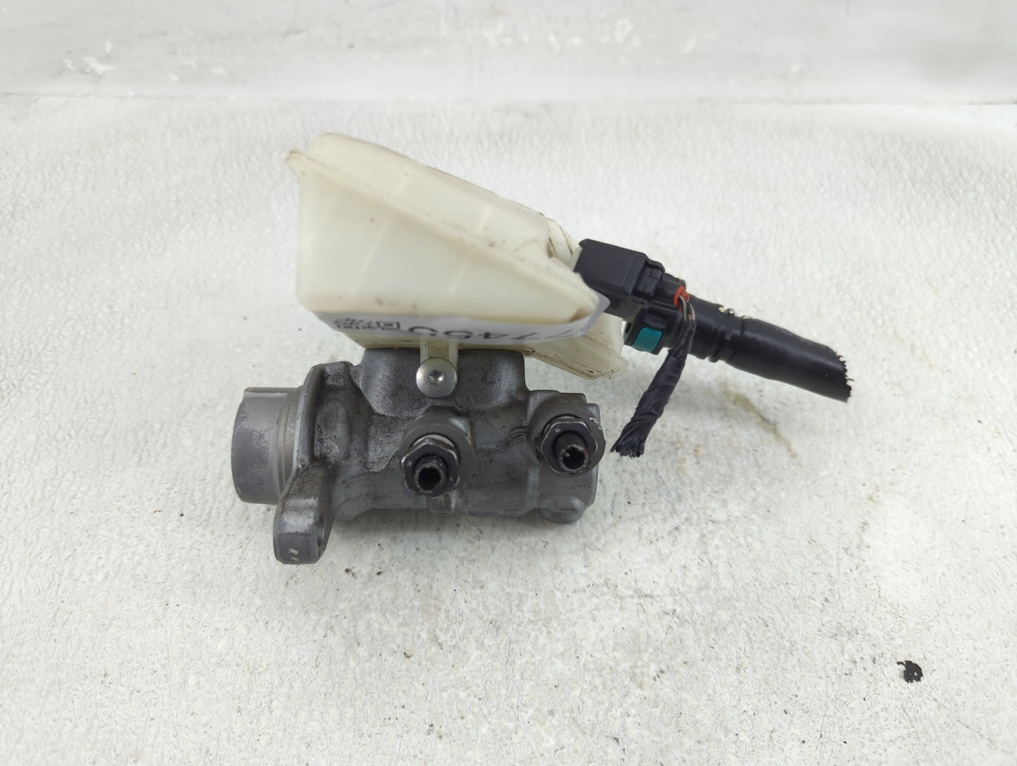 2013-2019 Ford Escape Brake Master Cylinder - Oemusedautoparts1.com