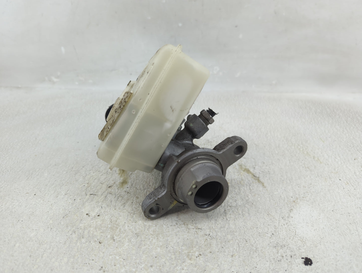 2013-2019 Ford Escape Brake Master Cylinder - Oemusedautoparts1.com