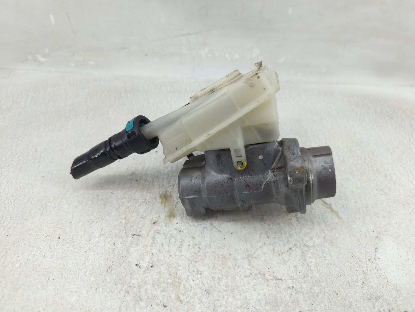 2013-2019 Ford Escape Brake Master Cylinder - Oemusedautoparts1.com