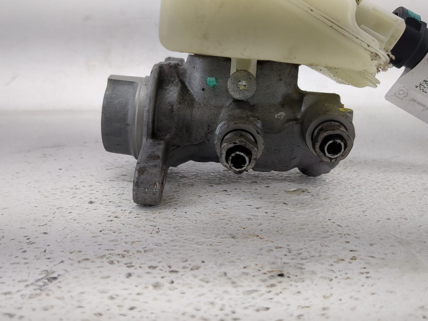 2013-2019 Ford Escape Brake Master Cylinder - Oemusedautoparts1.com