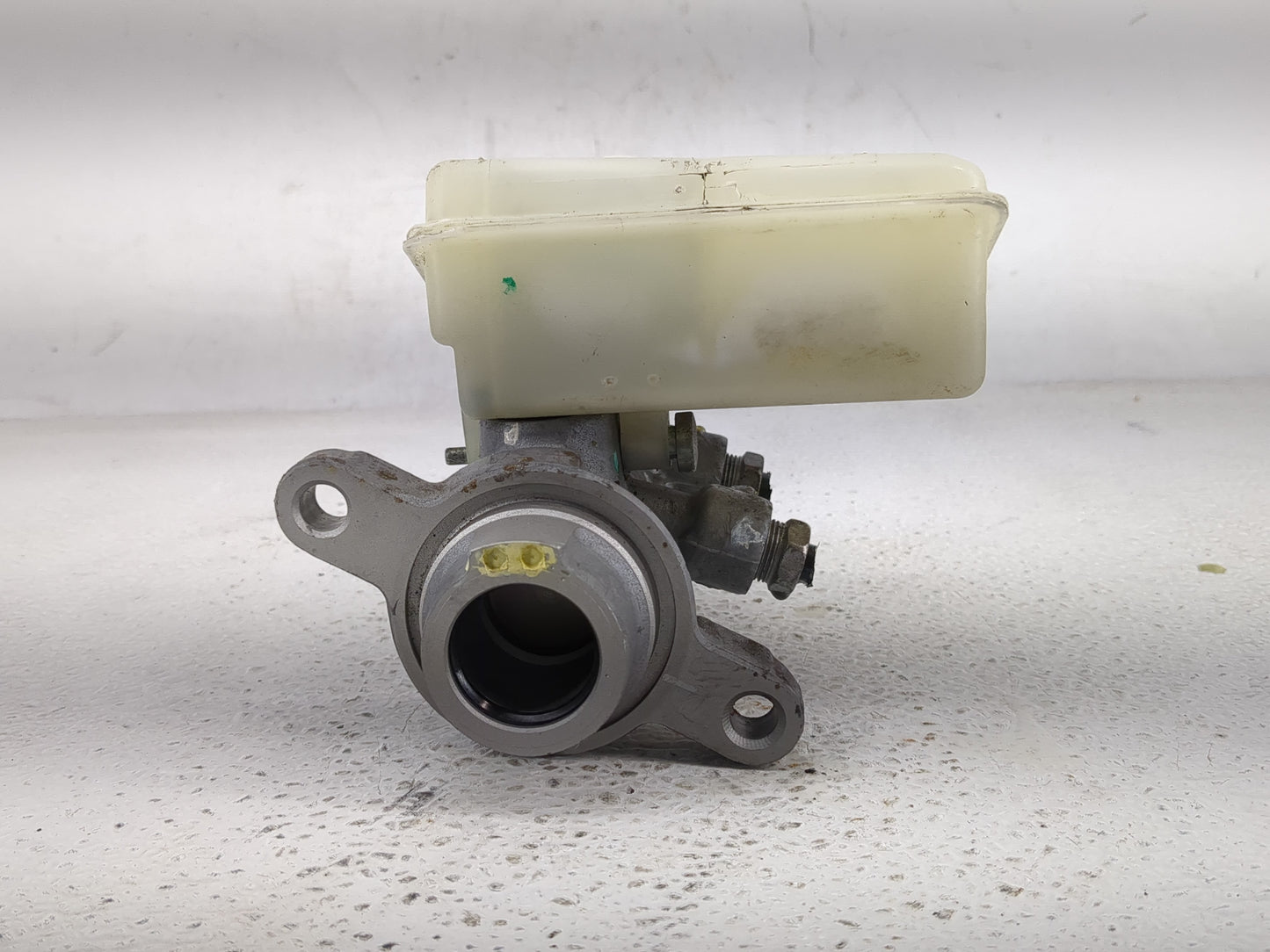 2013-2019 Ford Escape Brake Master Cylinder - Oemusedautoparts1.com
