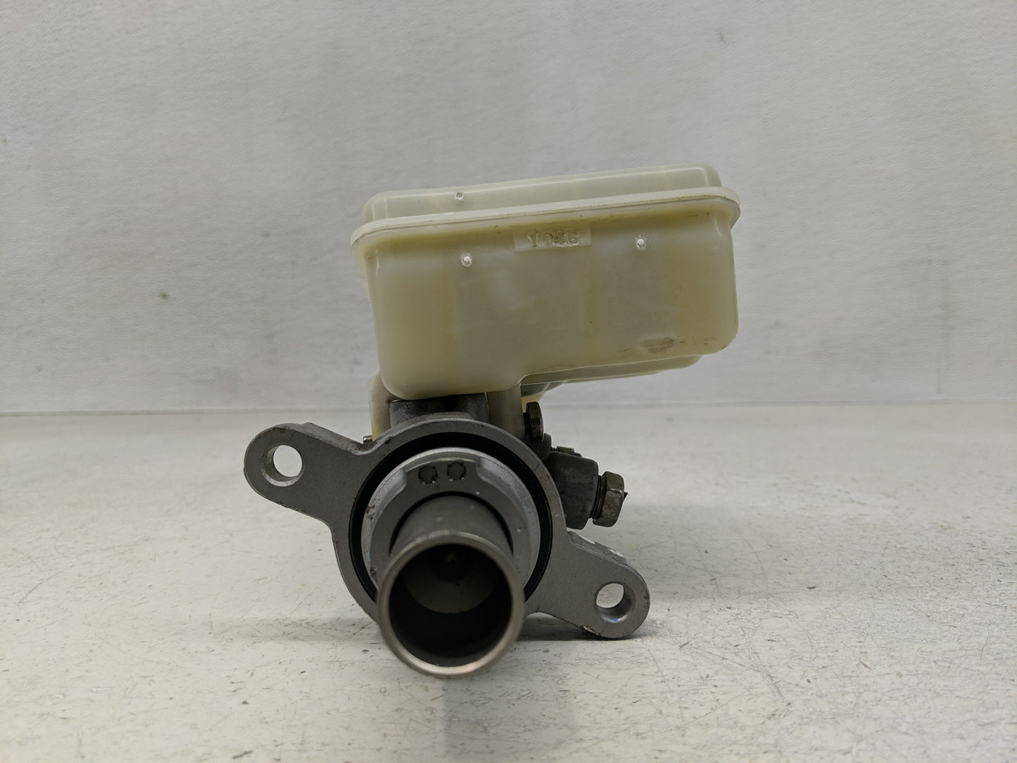 2013-2019 Ford Escape Brake Master Cylinder - Oemusedautoparts1.com