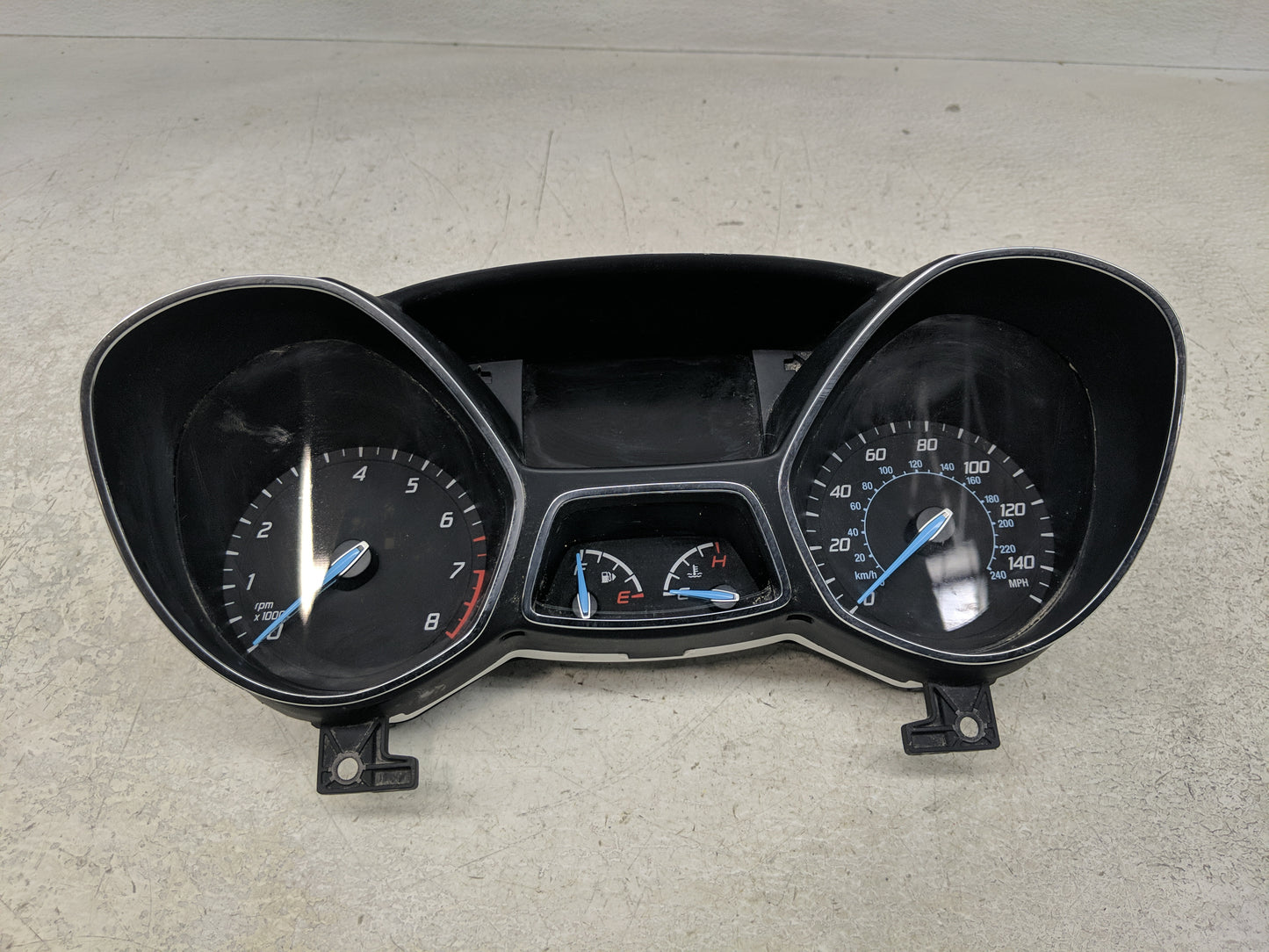 2013 Ford Escape Instrument Cluster Speedometer Gauges P/N:vpcl8f10894 Fits OEM Used Auto Parts - Oemusedautoparts1.com