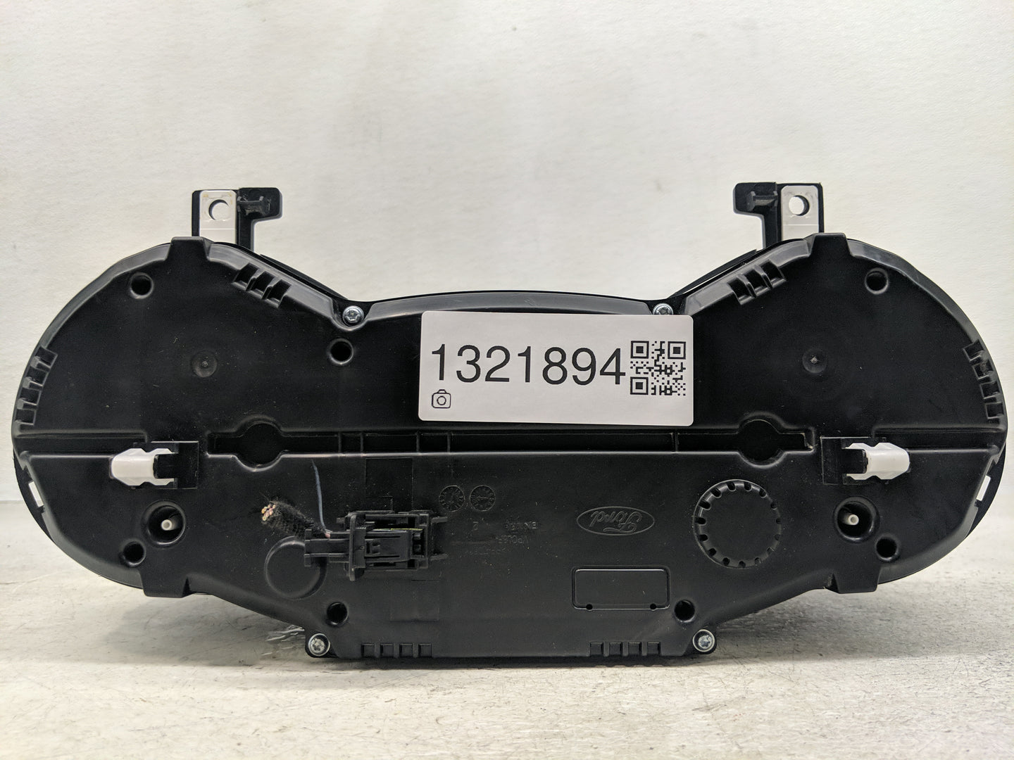 2013 Ford Escape Instrument Cluster Speedometer Gauges P/N:vpcl8f10894 Fits OEM Used Auto Parts - Oemusedautoparts1.com