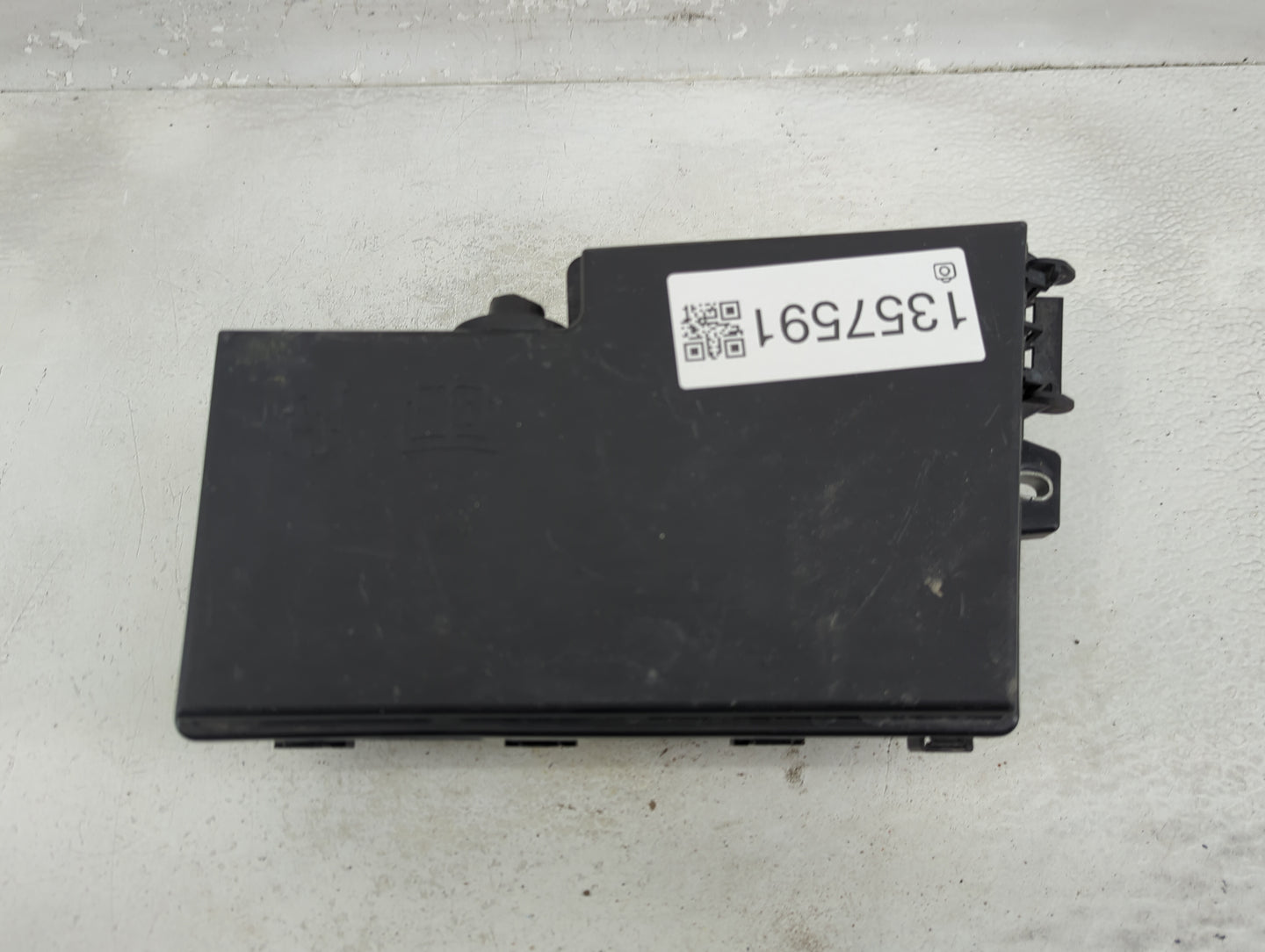 2013-2016 Ford Escape Fusebox Fuse Box Panel Relay Module P/N:19197 000 001 AV6T-14A076-AB Fits Fits 2013 2014 2015 2016 OEM