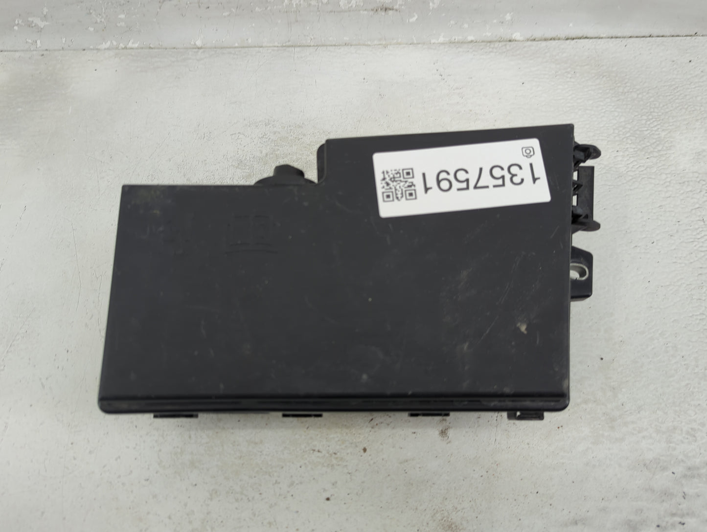2013-2016 Ford Escape Fusebox Fuse Box Panel Relay Module P/N:19197 000 001 AV6T-14A076-AB Fits Fits 2013 2014 2015 2016 OEM