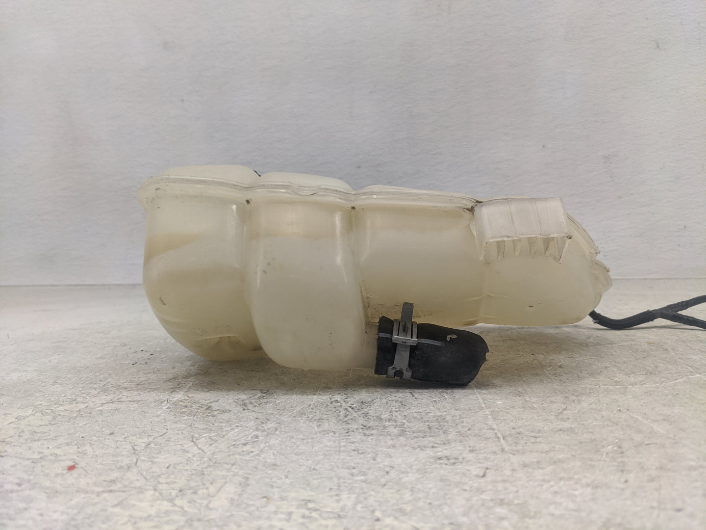 2013-2016 Ford Escape Radiator Coolant Overflow Expansion Tank Bottle 1367055 - Oemusedautoparts1.com