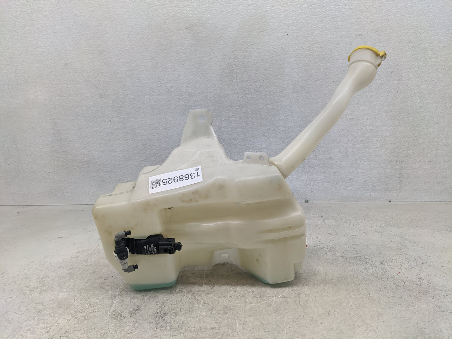 2013-2014 Ford Escape Windshield Washer Fluid Reservoir Bottle Oem - Oemusedautoparts1.com