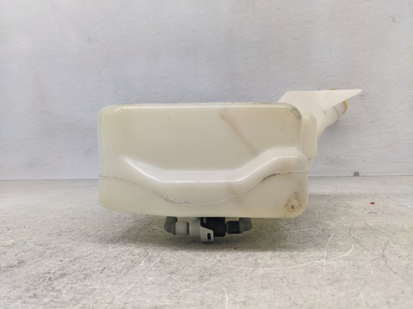 2013-2014 Ford Escape Windshield Washer Fluid Reservoir Bottle Oem - Oemusedautoparts1.com
