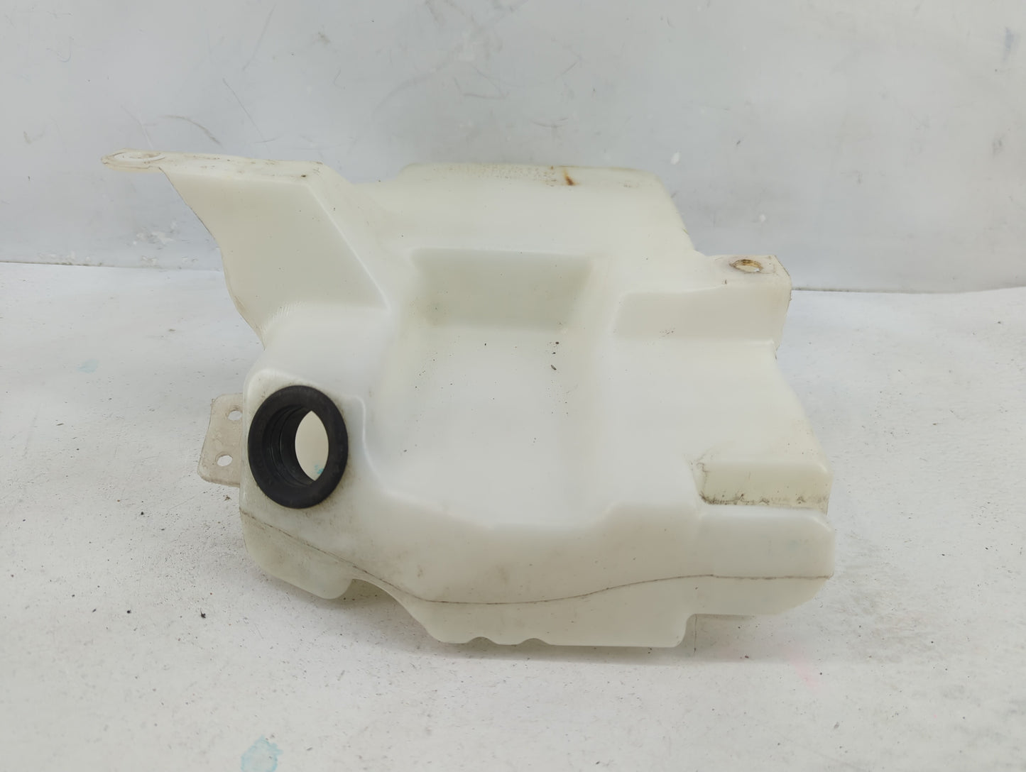 2013-2014 Ford Escape Windshield Washer Fluid Reservoir Bottle Oem - Oemusedautoparts1.com