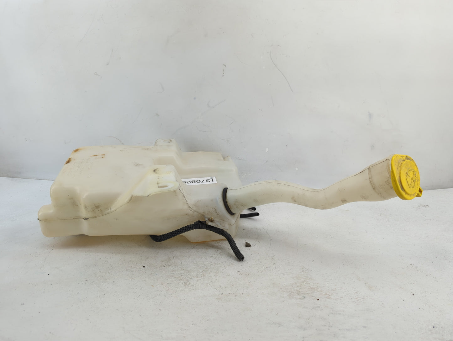 2013-2014 Ford Escape Windshield Washer Fluid Reservoir Bottle Oem - Oemusedautoparts1.com