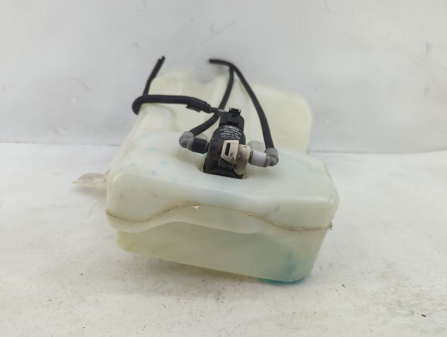 2013-2014 Ford Escape Windshield Washer Fluid Reservoir Bottle Oem - Oemusedautoparts1.com