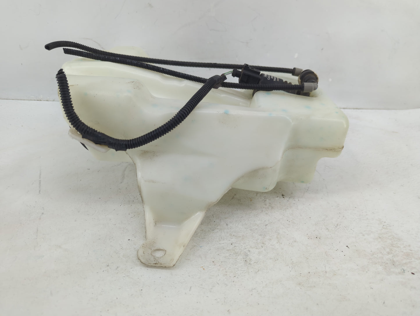 2013-2014 Ford Escape Windshield Washer Fluid Reservoir Bottle Oem - Oemusedautoparts1.com