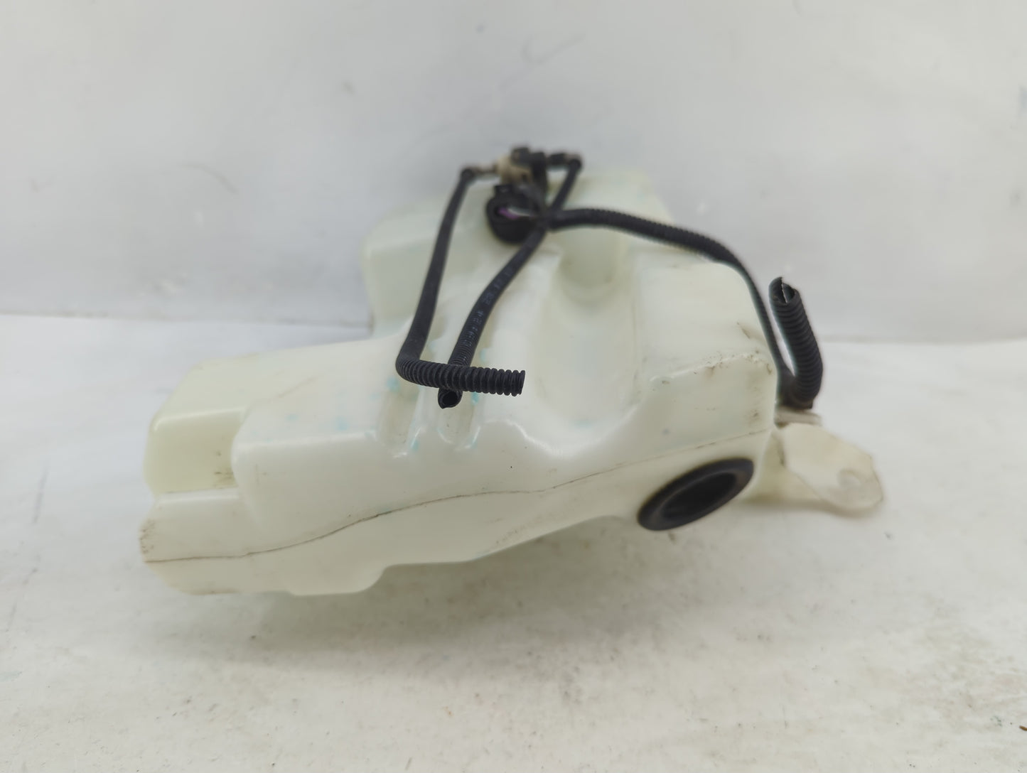 2013-2014 Ford Escape Windshield Washer Fluid Reservoir Bottle Oem - Oemusedautoparts1.com