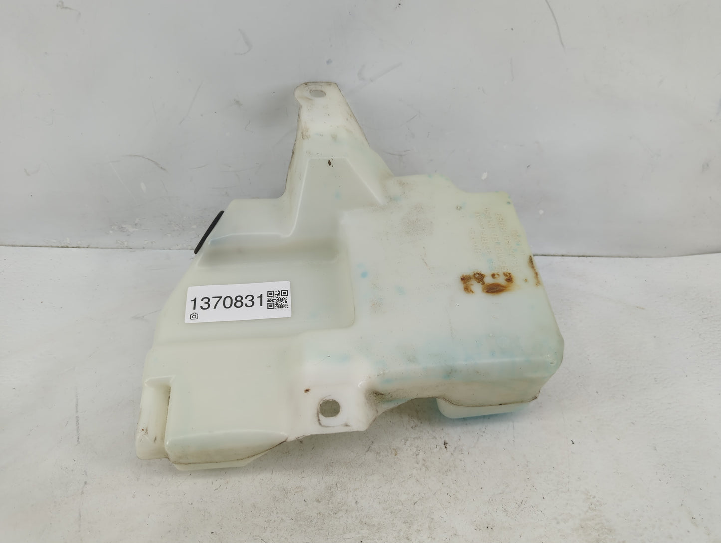 2013-2014 Ford Escape Windshield Washer Fluid Reservoir Bottle Oem - Oemusedautoparts1.com