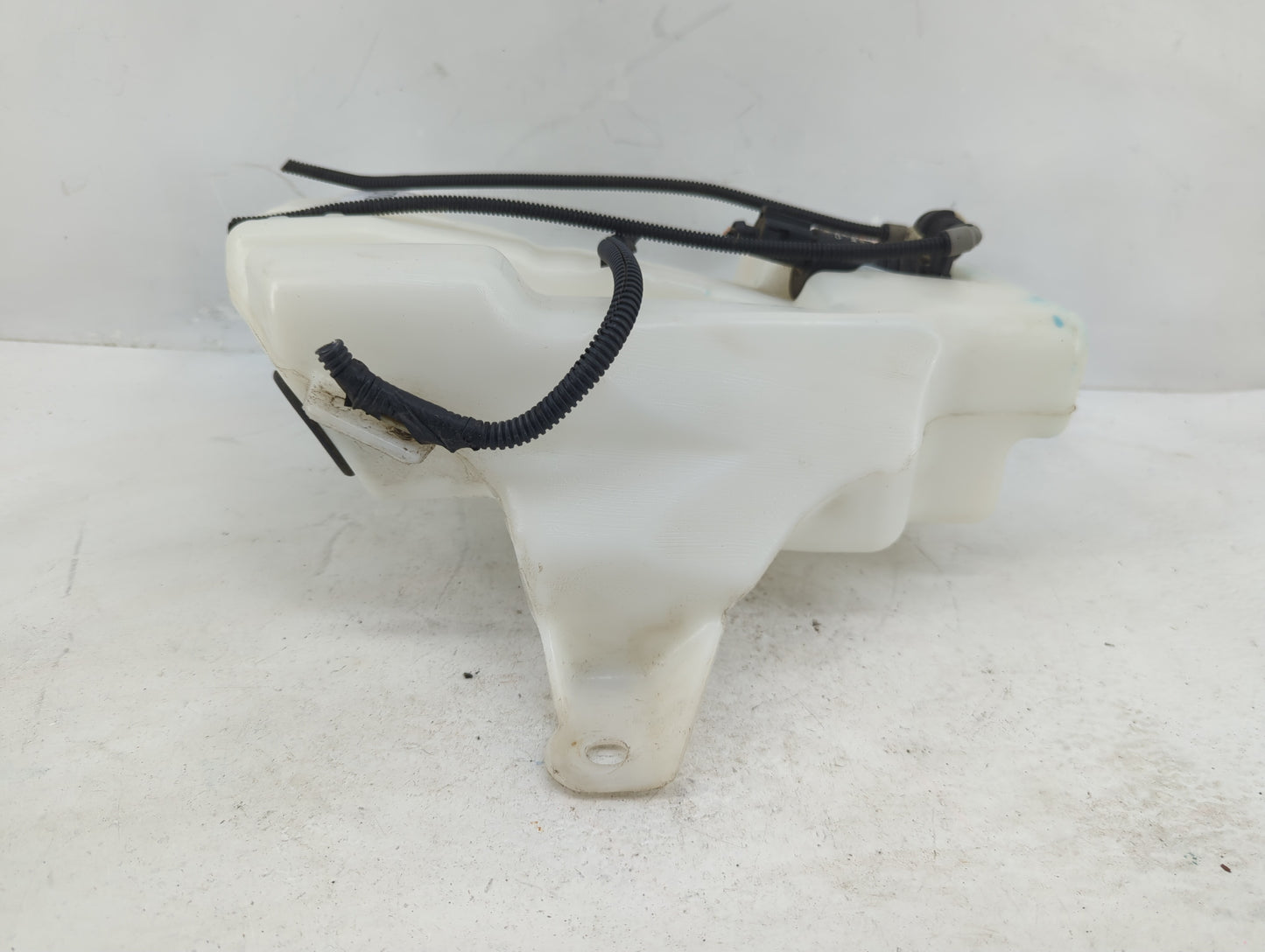 2013-2014 Ford Escape Windshield Washer Fluid Reservoir Bottle Oem - Oemusedautoparts1.com