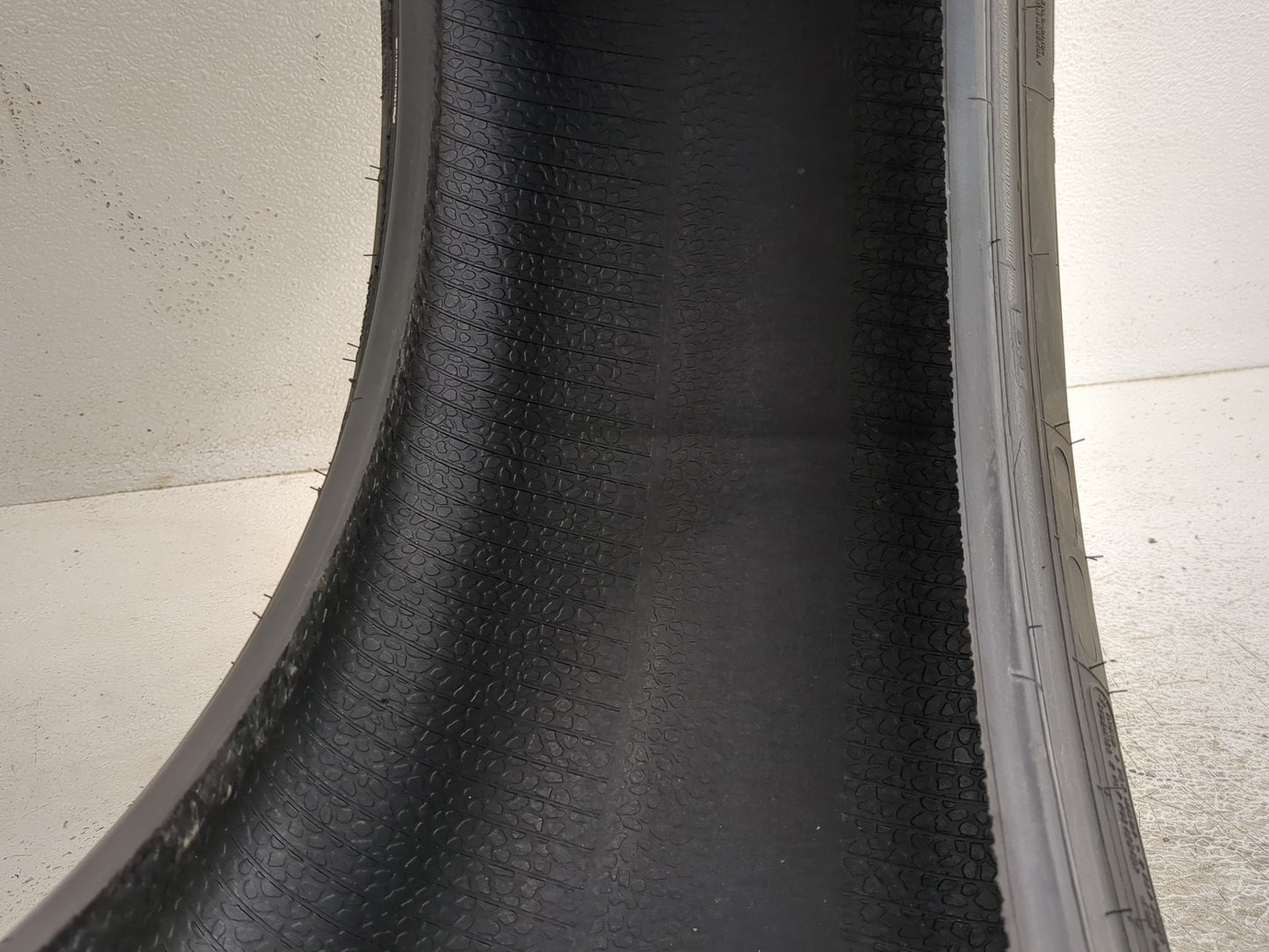 Used Tire 225/50R16 COOPER ENDEAVOR 95V - Tread Depth 12/32 - Oemusedautoparts1.com
