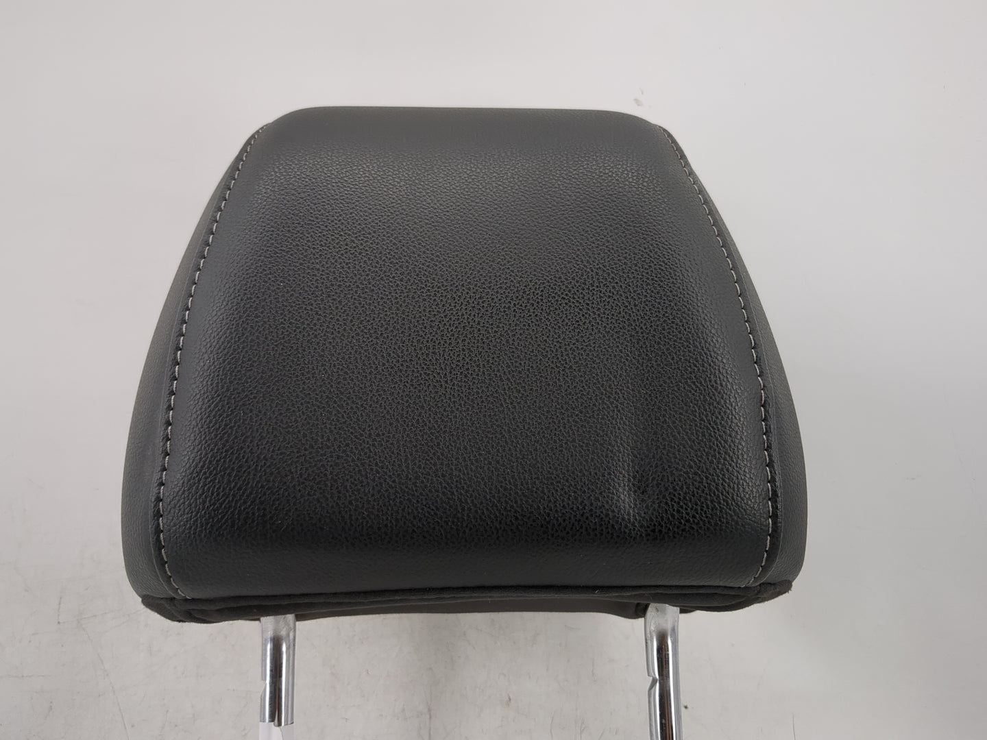 2013-2015 Ford Escape Headrest Head Rest Front Driver Passenger Seat Fits Fits 2013 2014 2015 OEM Used Auto Parts - Oemuseda