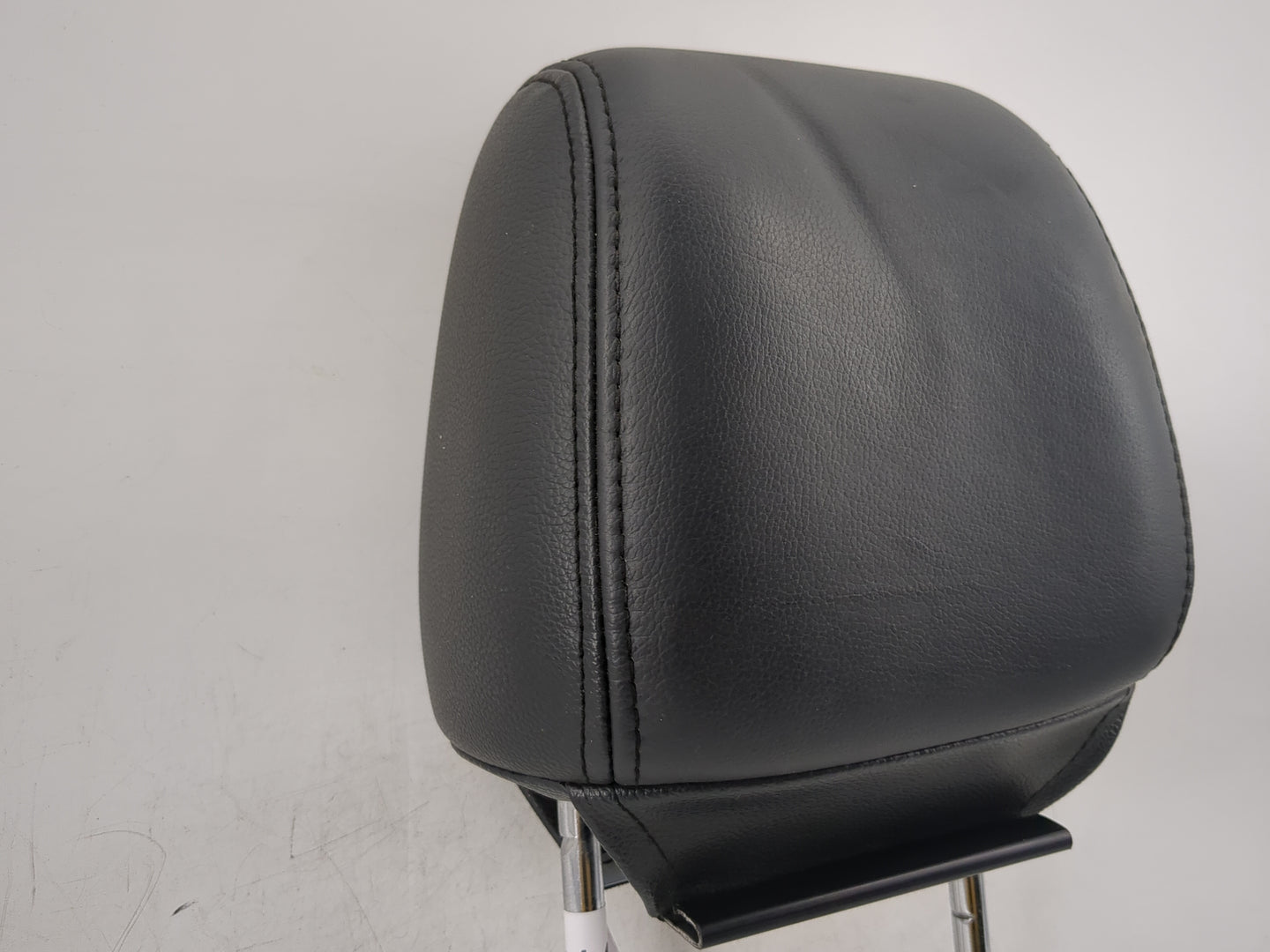 2013-2015 Ford Escape Headrest Head Rest Front Driver Passenger Seat Fits Fits 2013 2014 2015 OEM Used Auto Parts - Oemuseda