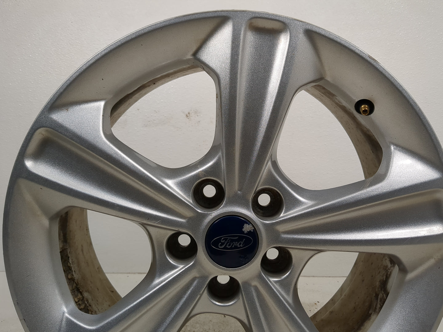 2013-2016 Ford Escape Oem Wheel Rim 1374837 - Oemusedautoparts1.com